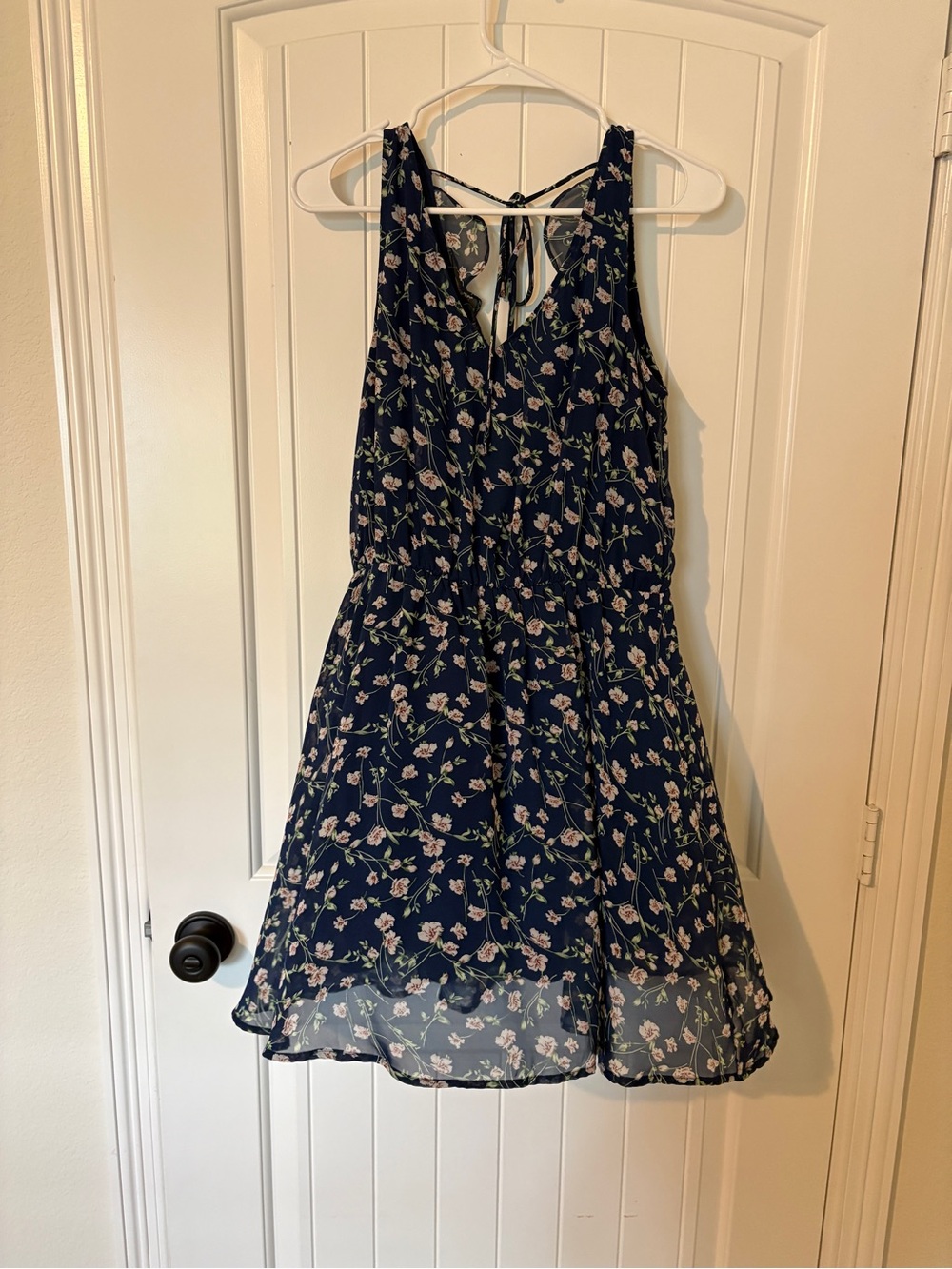 entro Navy Floral V-Neck Sleeveless Dress
